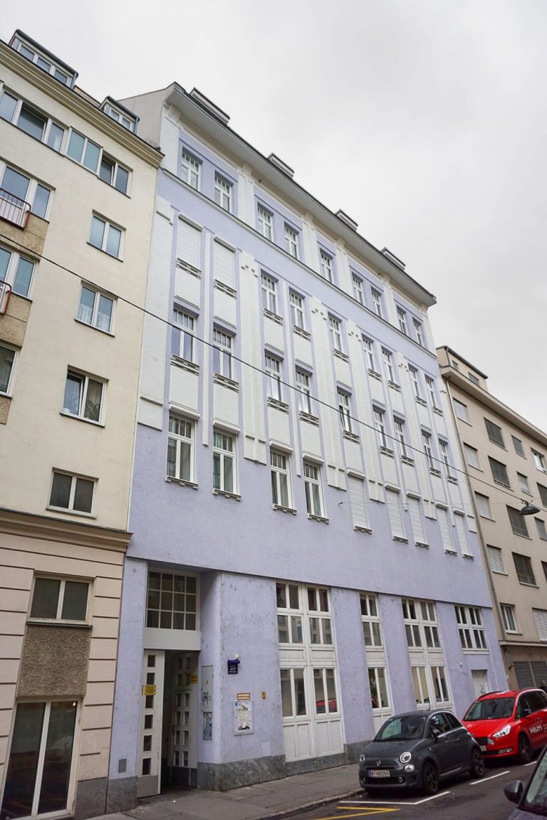 Gründerzeithaus in der Mollardgasse 25, Wien-Mariahilf