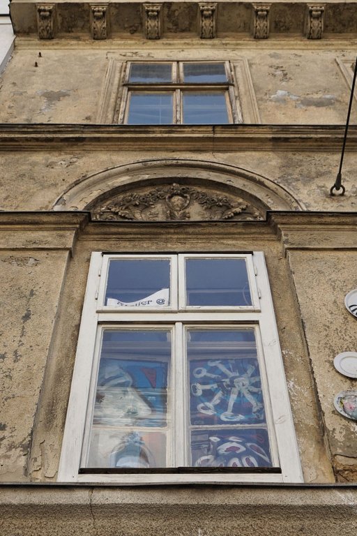 Biedermeierhaus Breite Gasse 15, renovierungsbedürftige Fassade