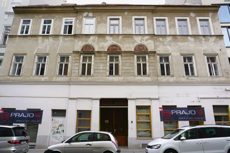 Vorgründerzeithaus in der Zieglergasse 52, Wien-Neubau, vor dem Abriss