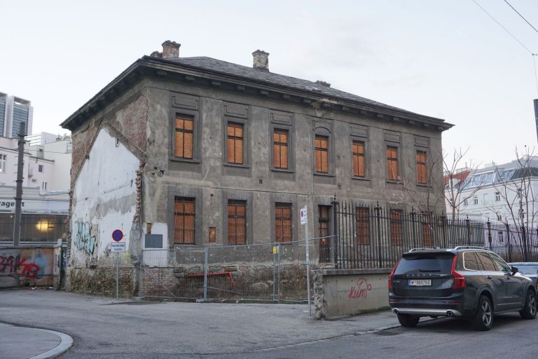 Bahnhof Hauptzollamt in Wien Mitte, Landstraße (3. Bezirk)