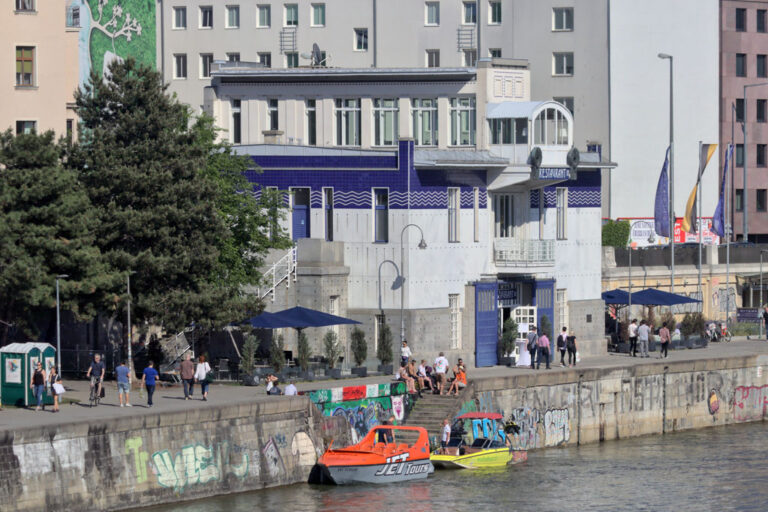 Schützenhaus von Otto Wagner am Donaukanal in Wien-Leopoldstadt