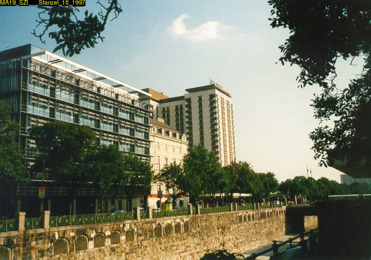 Vordere Zollamtsstraße und Hilton-Hotel in Wien Mitte, 1997