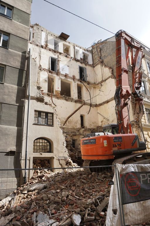abgerissenes Gründerzeithaus Floßgasse 14 in Wien-Leopoldstadt, ehemalige jüdische Mikwe (Ritualbad)