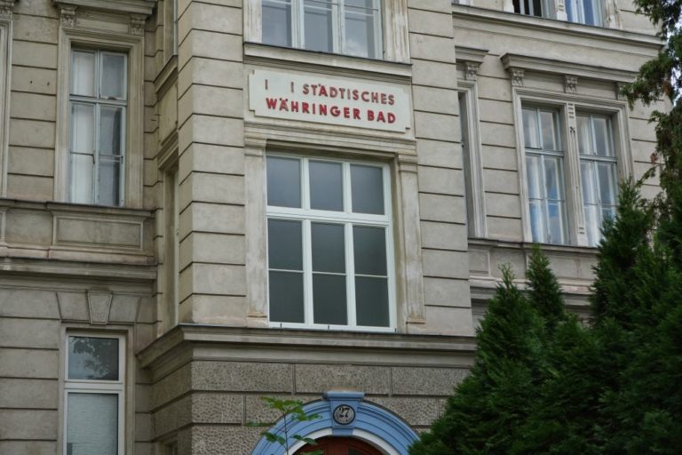 Tröpferlbad, Währing, Historismus-Fassade, Dekor, Wien