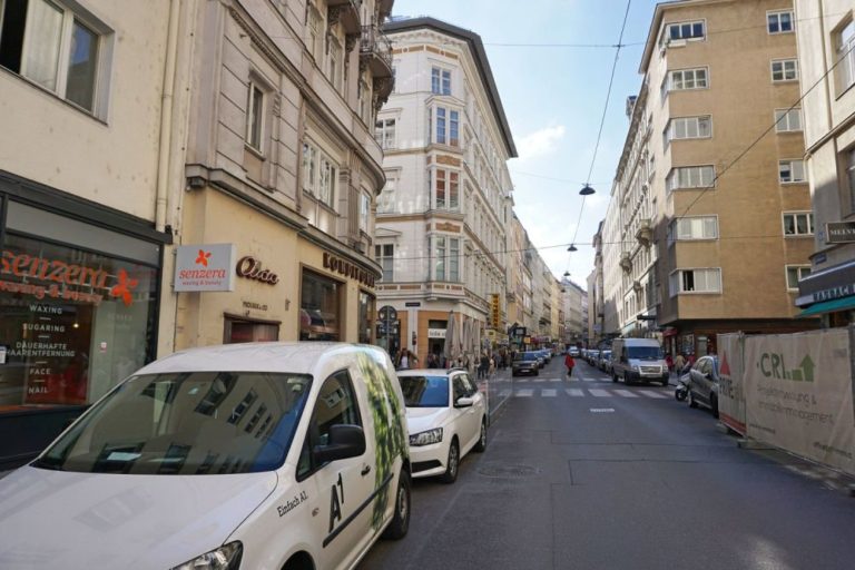 Wollzeile, Wien, Innere Stadt, Autos