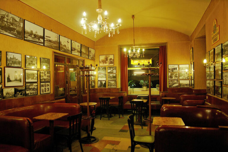 "Kaffee Urania" in Wien-Landstraße, Innenaufnahme, Radetzkystraße