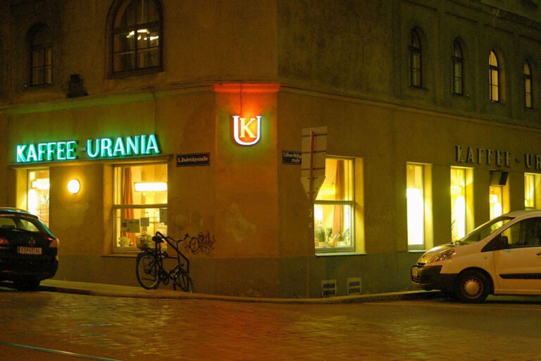 "Kaffee Urania" in Wien-Landstraße, Radetzkystraße 24-26, 2016 geschlossen, Kaffeehaus