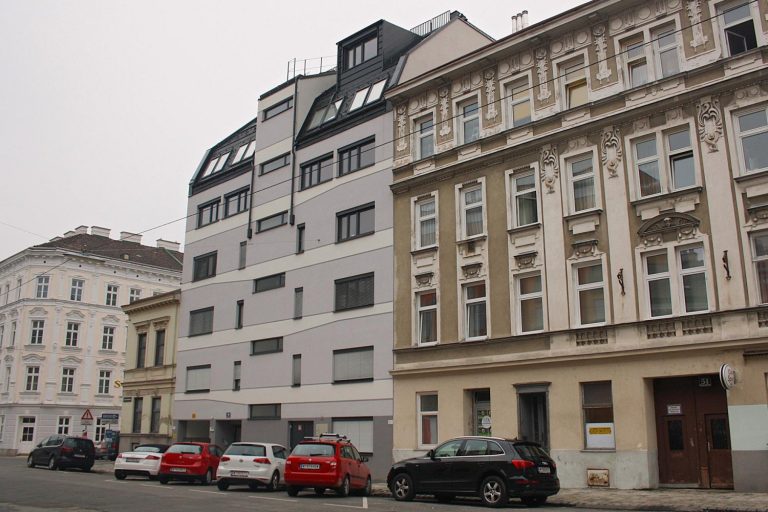 Neubau Degengasse 49 zwischen Gründerzeithäusern in Wien-Ottakring (16. Bezirk)