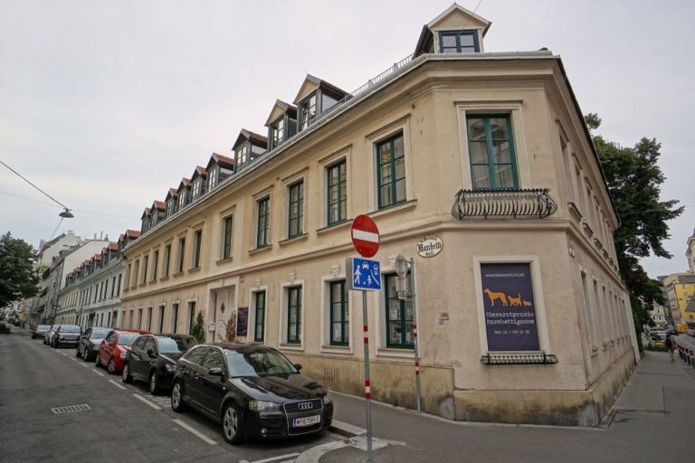 Biedermeierhäuser in der Marchettigasse in Wien-Mariahilf (6. Bezirk)