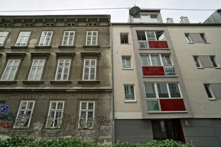 Marchettigasse 10 (Altbau) und 8 (Neubau), Wien-Mariahilf (6. Bezirk)