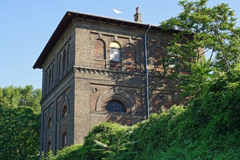 denkmalgeschützter Wasserturm am Nordbahnhofgelände in Wien-Leopoldstadt