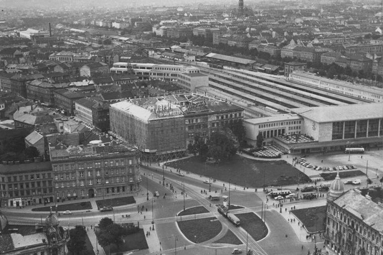 altes Luftbild des Wiener Westbahnhofs