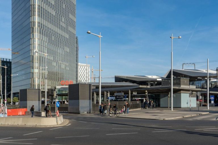 Straßen am Südtiroler Platz beim Wiener Hauptbahnhof