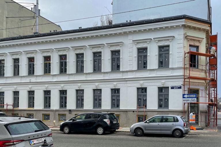 Gründerzeithaus in Ottakring wird neu gestrichen