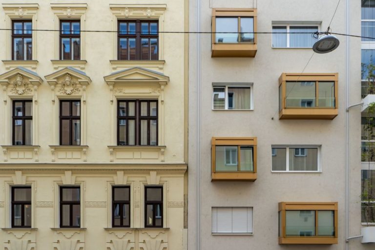 links Altbau Graf-Starhemberg-Gasse 16, rechts Neubau Graf-Starhemberg-Gasse 14, Wien-Wieden