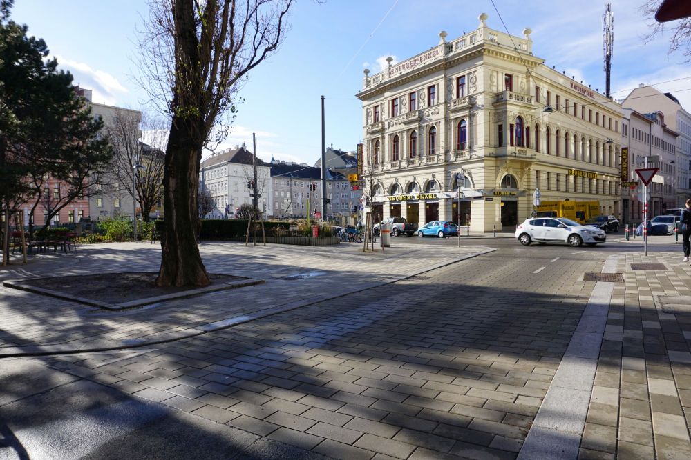 gepflasterte Straße in der Mollardgasse, Wien-Mariahilf