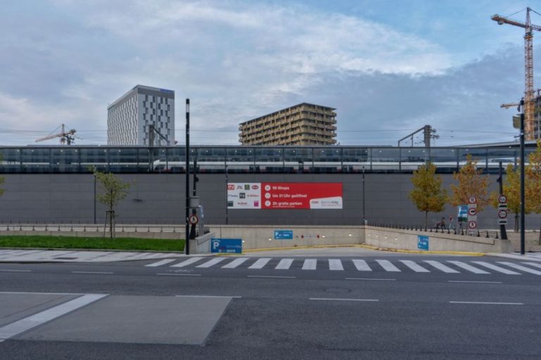 Garageneinfahrt beim Wiener Hauptbahnhof