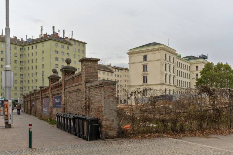Abriss einer historischen Mauer in Wien, Landstraßer Hauptstraße, BVT, Rennweg-Kaserne