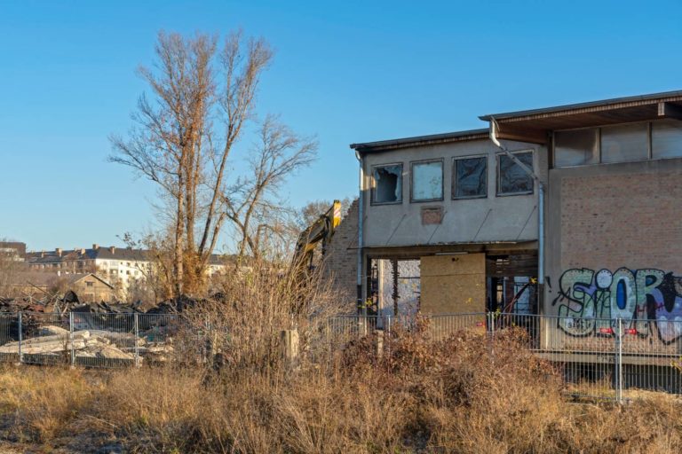 Nordbahnhalle wird nach dem Brand abgerissen