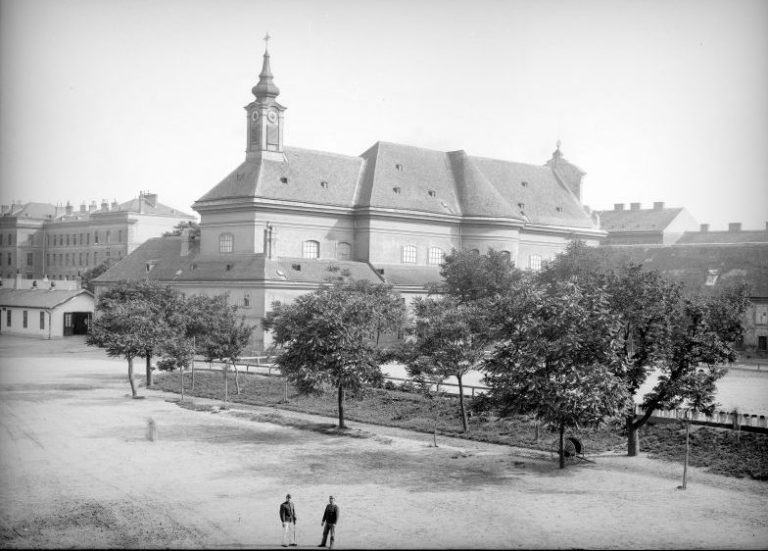 historische Aufnahme der Waisenhauskirche am Rennweg