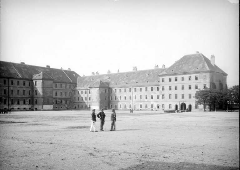 historische Aufnahme der Rennweg-Kaserne