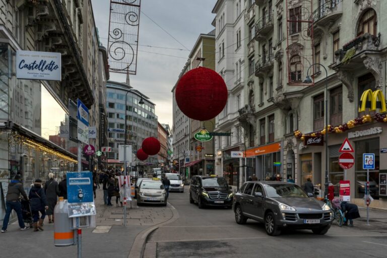 Rotenturmstraße beim Schwedenplatz im Winter 2019, nach dem Umbau zur Begegnungszone