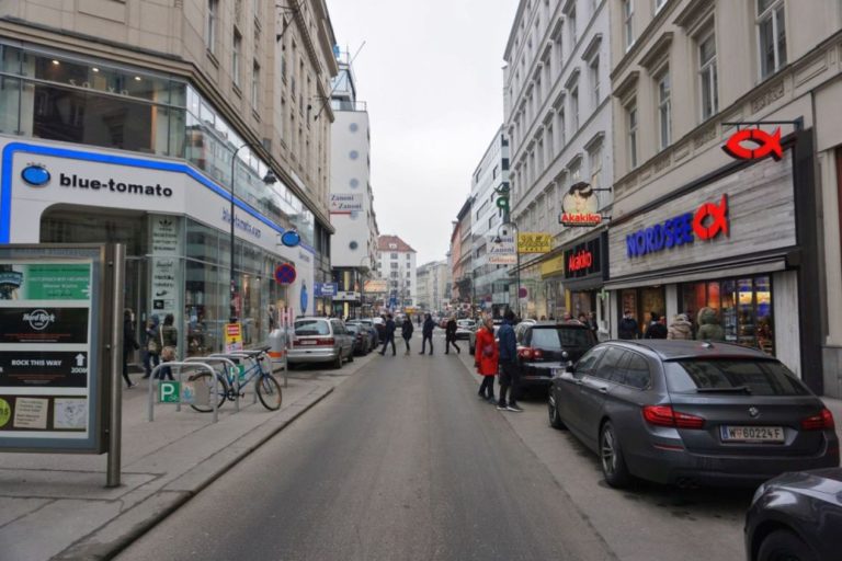 Rotenturmstraße vor der Umgestaltung zur Begegnungszone, Frühjahr 2019, 1010 Wien