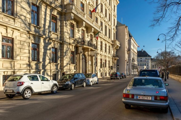 Löwelstraße, Wien, Innere Stadt