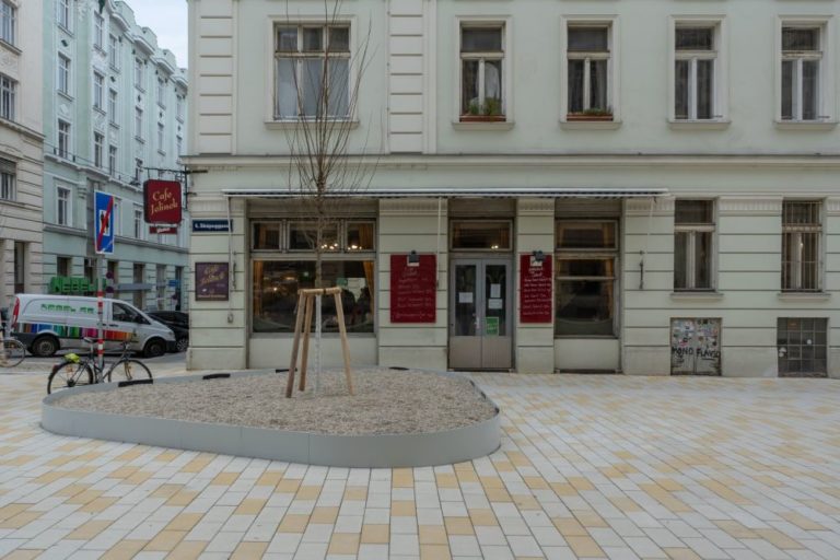 Fußgängerzone vor dem Café Jelinek, 1060 Wien