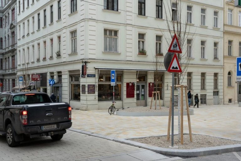 Fußgängerzone in der Königsegggasse, Café Jelinek, Wien-Mariahilf