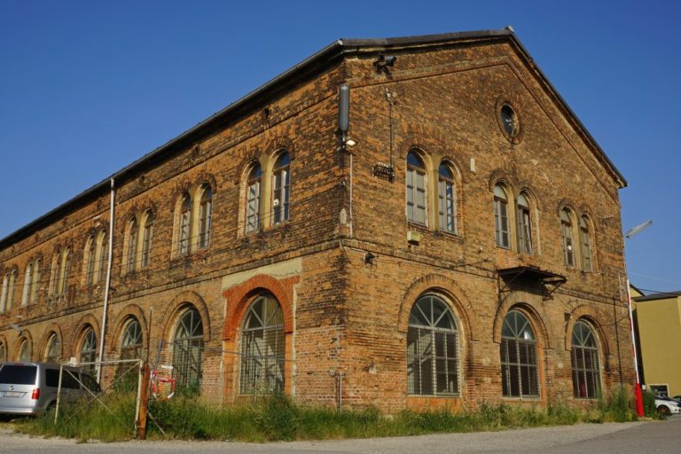 Inventarhalle am "Neuen Landgut", Laxenburger Straße, Wien-Favoriten, erbaut um 1850, Backsteinarchitektur, historisches Fabrikgebäude