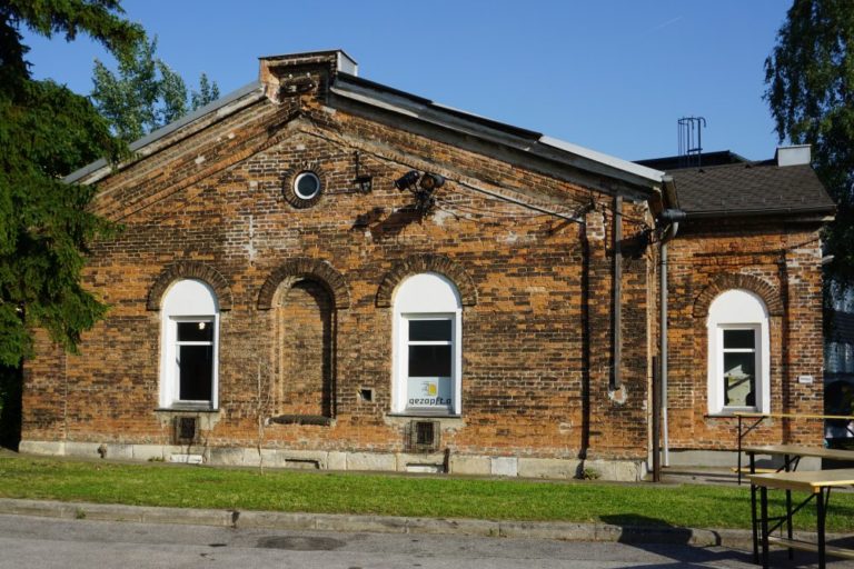 Backsteingebäude an der Laxenburger Straße, 2020 abgerissen