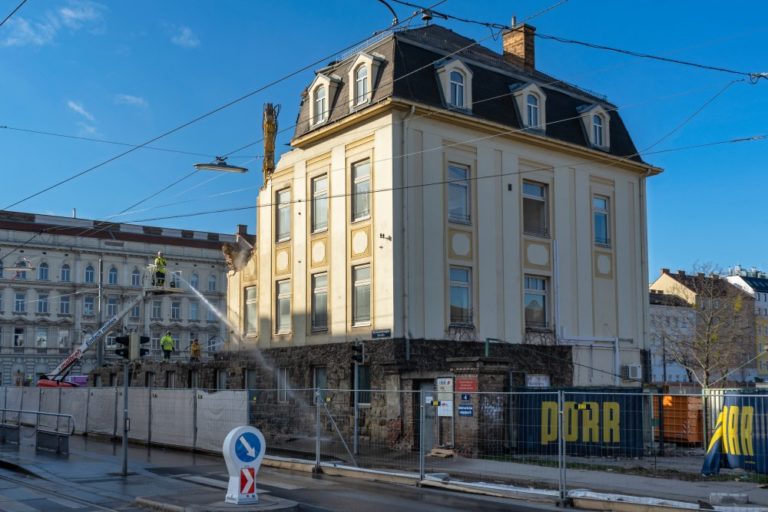 Gründerzeithaus Laxenburger Straße 4 wird abgerissen, 2020, Wien-Favoriten
