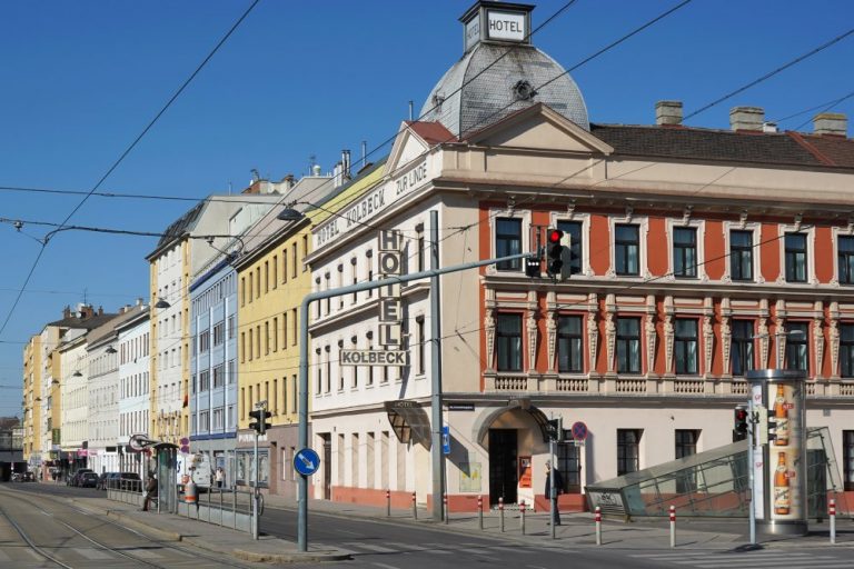 Laxenburger Straße beim Columbusplatz, Hotel Kolbeck, Wien-Favoriten