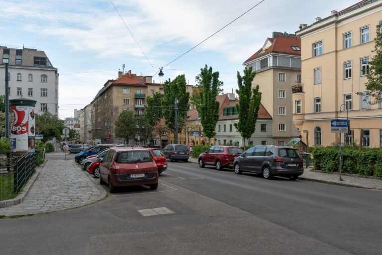 Albertplatz, Autos, Josefstadt, Wien