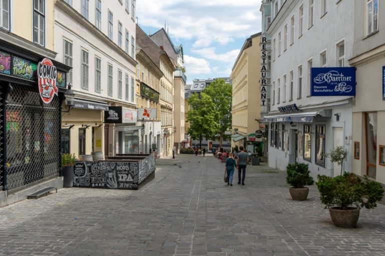 Fußgängerzone in der Barnabitengasse, Mariahilf, Wien