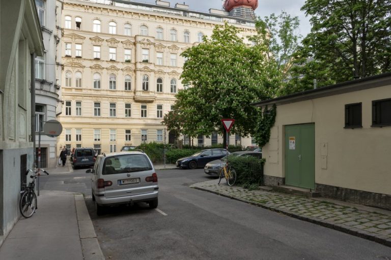 Bennoplatz in Wien-Josefstadt, öffentlicher Raum