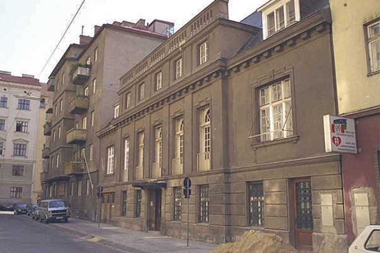 Altbau aus der Zwischenkriegszeit in Wien-Landstraße, Botschaftsviertel, Abriss 2001