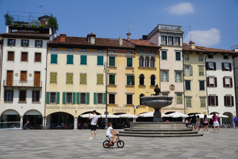 zentraler Platz in Udine