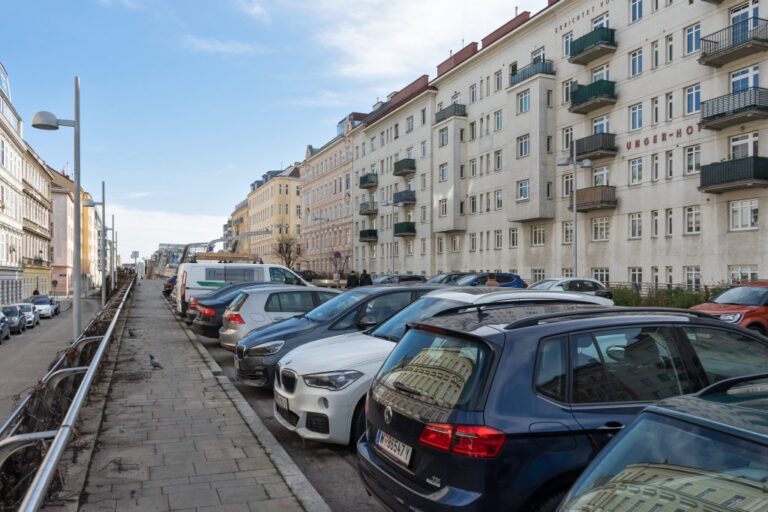 Autos, Wohnhäuser
