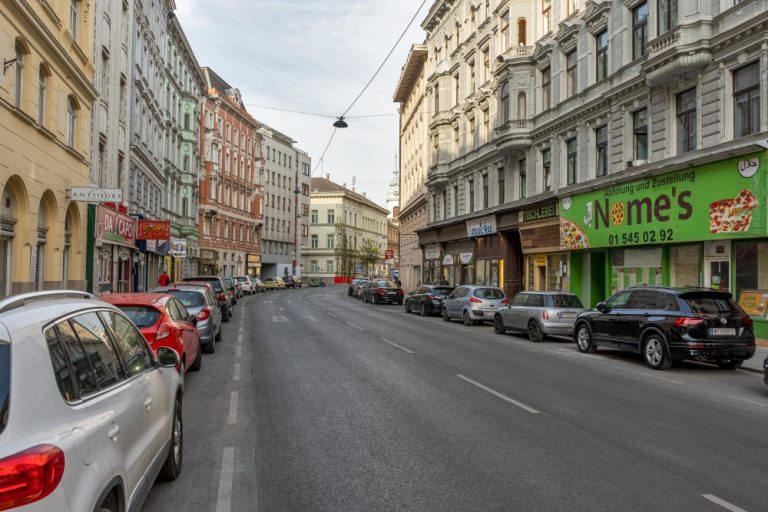 Schönbrunner Straße zwischen Spengergasse und Redergasse