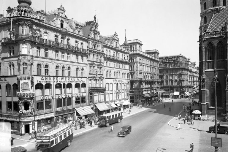 Stephansplatz im 2. Weltkrieg, Wien, Innere Stadt