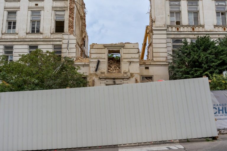 historische AKH-Klinik wird abgerissen, Alsergrund, Wien