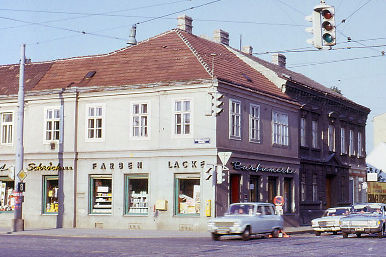 Altbau am Kagraner Platz, später abgerissen, Kagran, Donaustadt, Wien, historische Ansicht