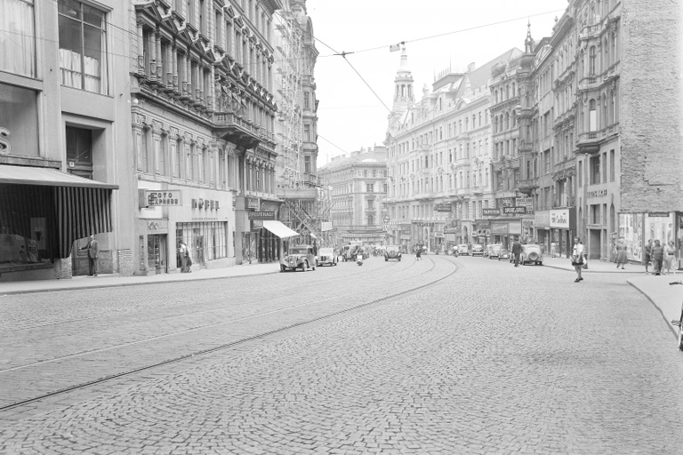 Mariahilferstraße Richtung 1. Bezirk in der Nachkriegszeit, Wien