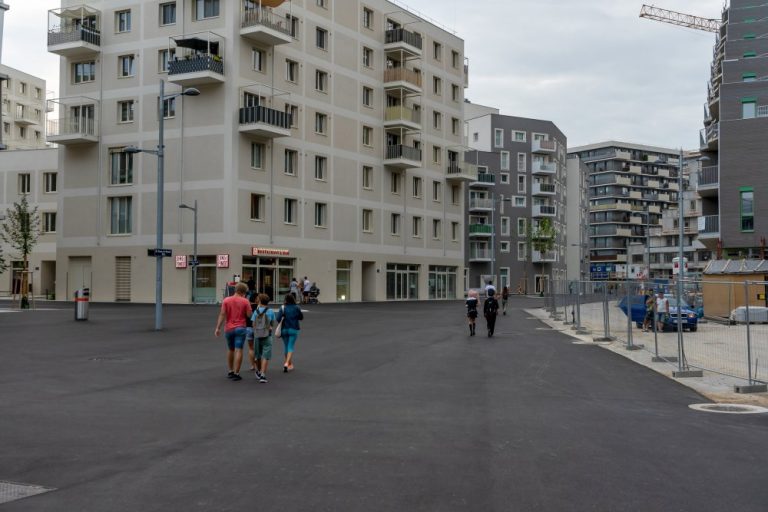 Asphaltfläche im Seeparkquartier in der Seestadt Aspern, Wien, Donaustadt, Baustelle