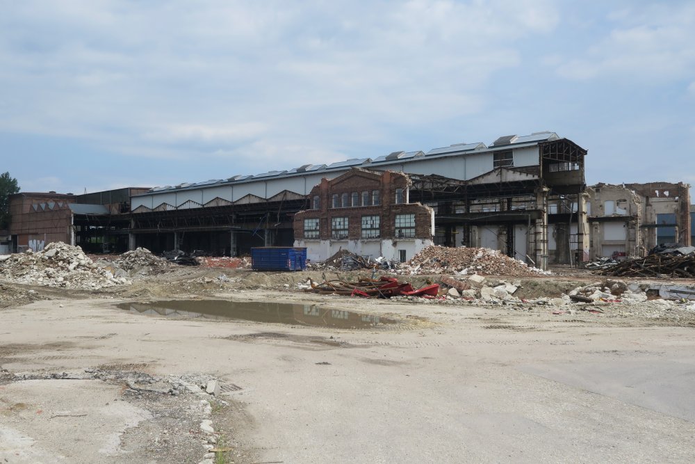 Paukerwerke in Wien-Floridsdorf werden abgerissen, Schutt, zerstörte Fabrik