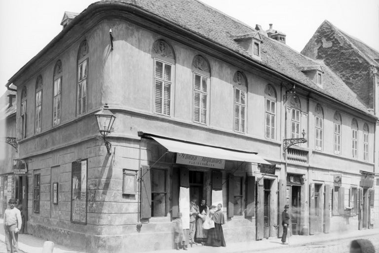 historische Aufnahme eines Hauses in der Gumpendorfer Straße