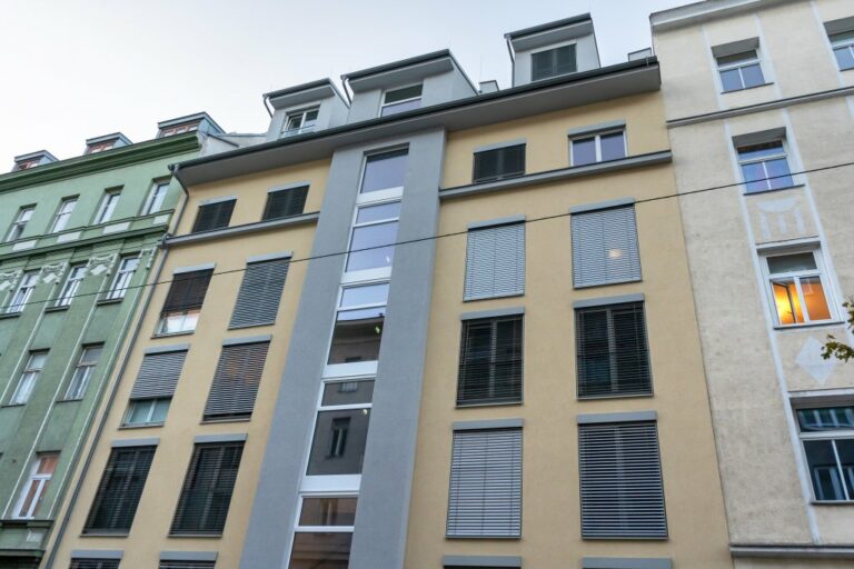 Neubau-Wohnhaus in Wien-Margareten, ersetzt Jahrhundertwendehaus (Abriss)