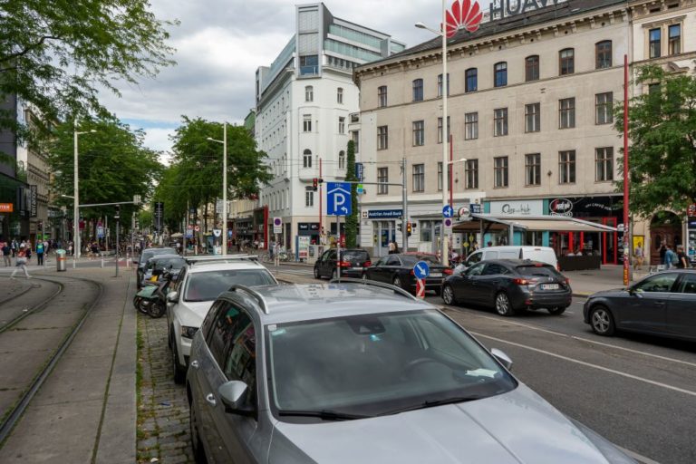 Mariahilfer Straße, Stumpergasse, Autos, Verkehr